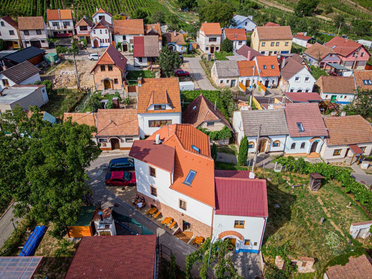 Penzion Šarlota&Vinařství Vítek Josef Mutěnice Exterior foto