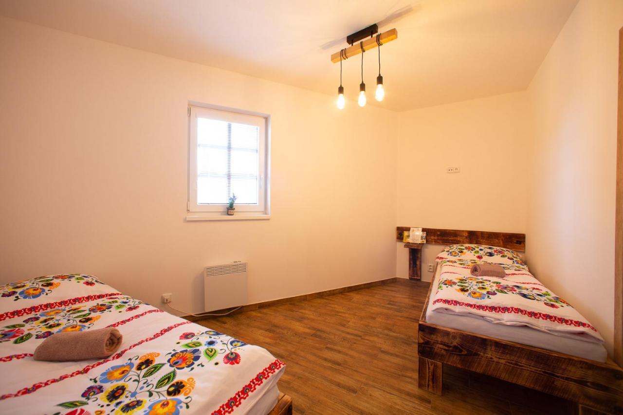 Penzion Šarlota&Vinařství Vítek Josef Mutěnice Exterior foto